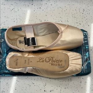 Wear Moi La Pointe Pointe shoes